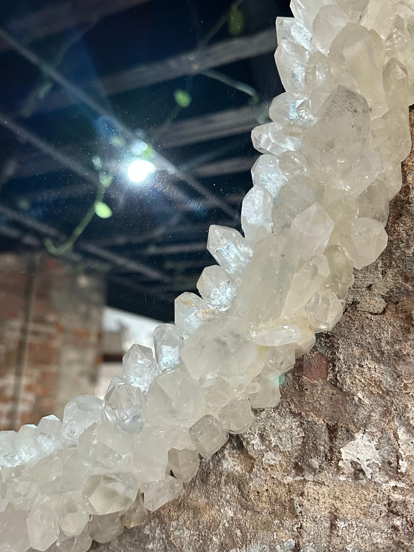 Quartz Point Round Mirror