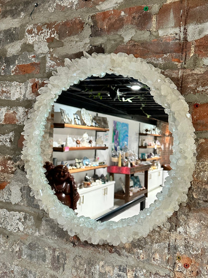 Quartz Point Round Mirror